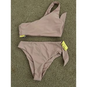 BRAND NEW ONE SHOULDER BATHING SUIT!!!